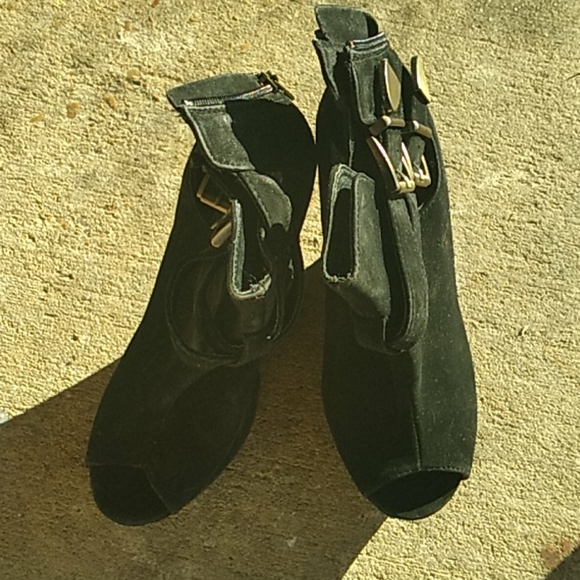 Shoes - Picture 11 of 13